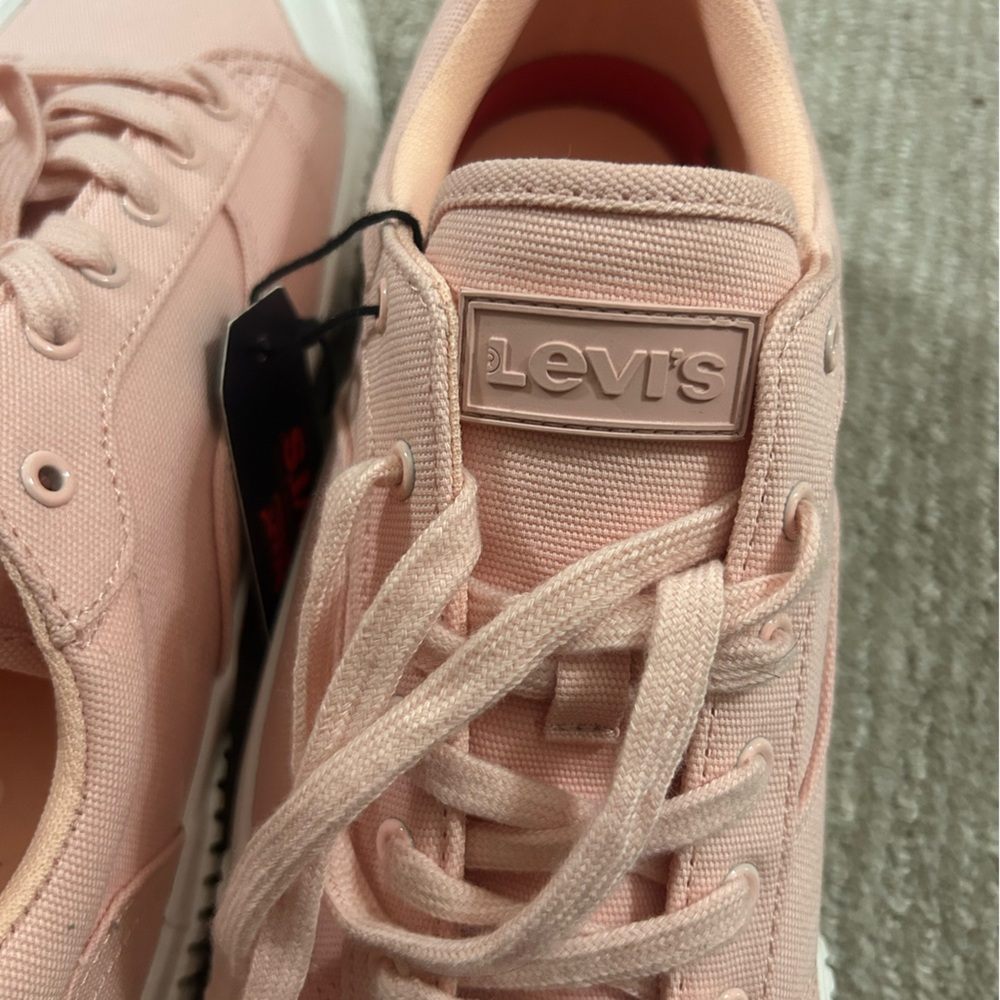 New Levi’s Sneakers Women’s Sz. 9